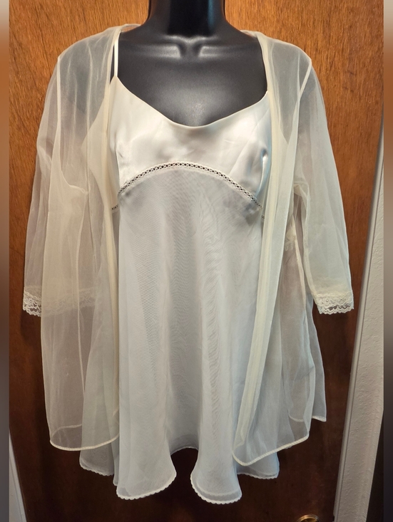 delicates Other - Delicates Sheer Ivory Short Robe SzM